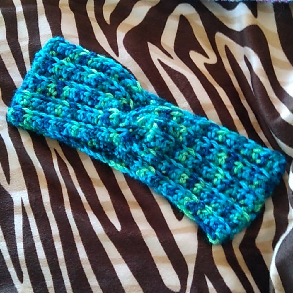 HAND MADE. Headband/ear warmer